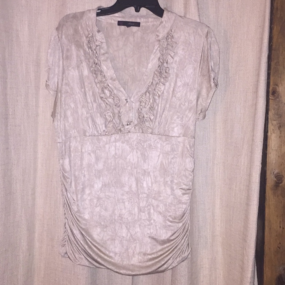 ❤️Off white blouse 1x DONATING SOON-